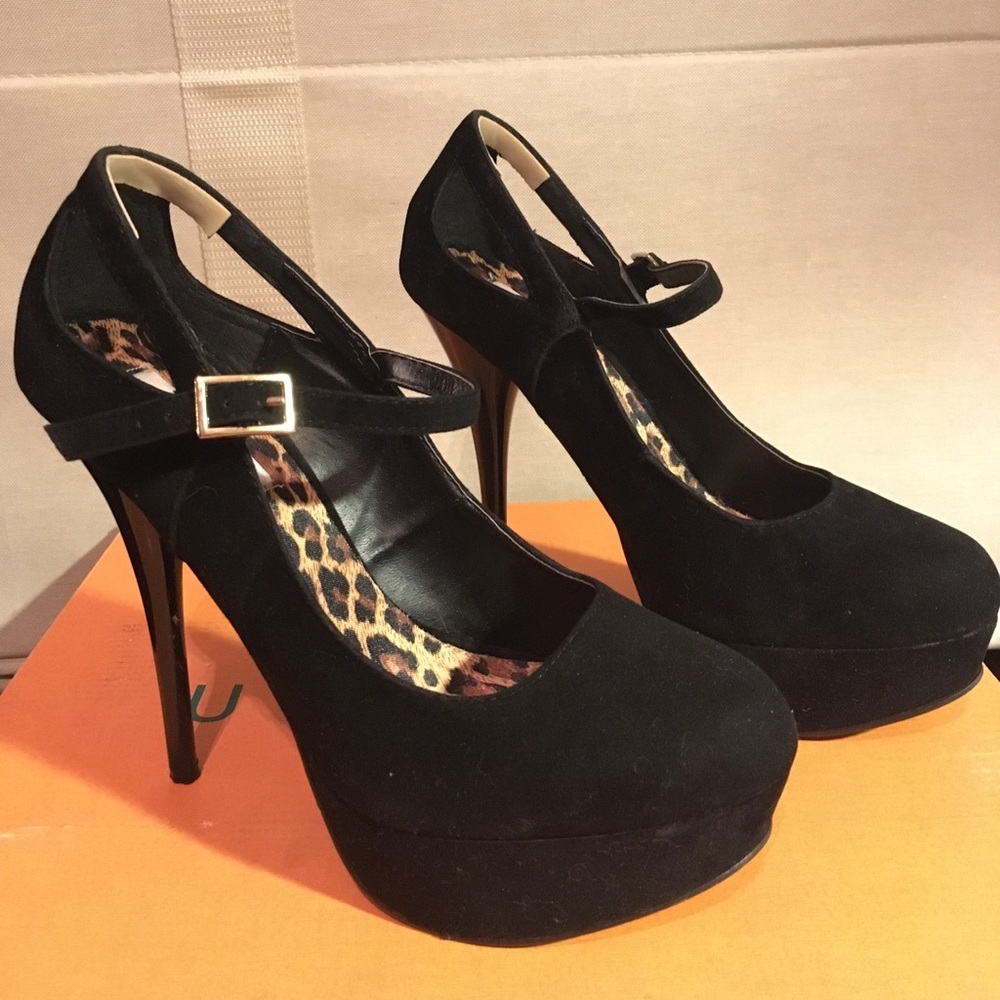 Qupid Black Mary Jane Velvet Pump